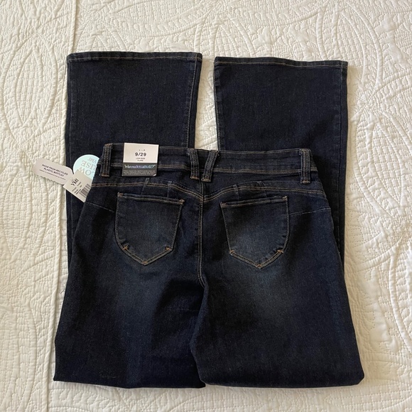 YMI WannaBettaButt Flare Jeans 9/29 NWT - Picture 2 of 14